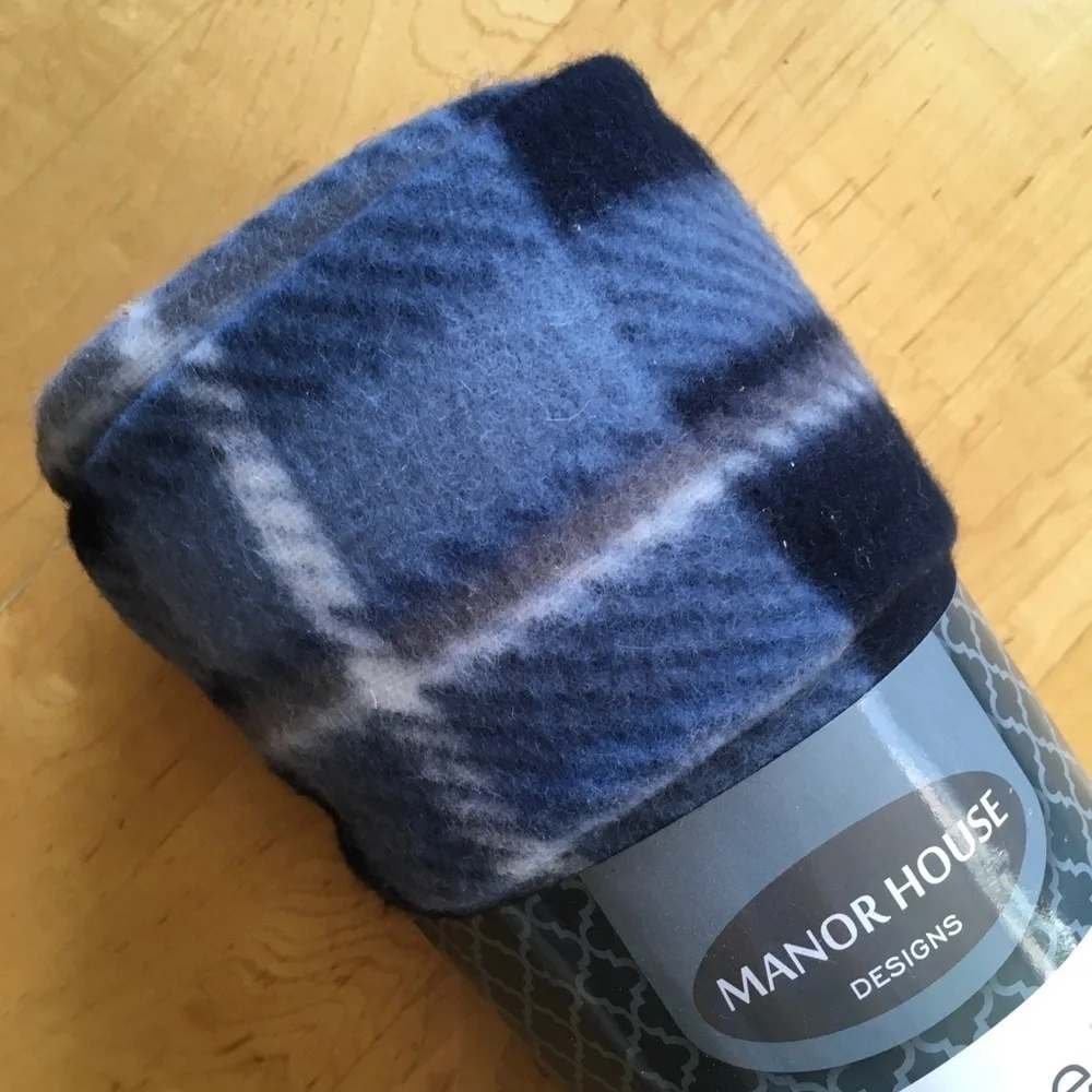 Manor House Polar Fleece Throw Navy Plaid 50 x 60
